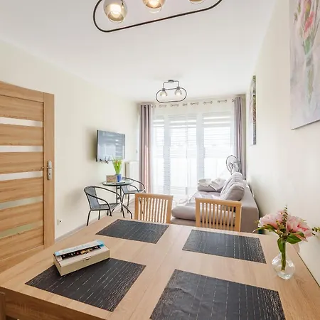 Laba Kolobrzeg Apartamenty Kasprowicza 20Ab Exterior photo