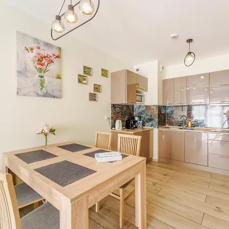 Laba Kolobrzeg Apartamenty Kasprowicza 20Ab Exterior photo