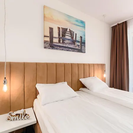 Laba Kolobrzeg Apartamenty Kasprowicza 20Ab Exterior photo